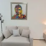 Luxury Suites , Calle 14Th