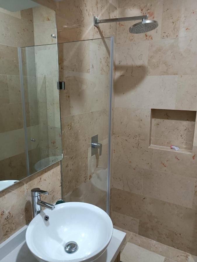 Luxury Suites , Calle 14th Apartamento